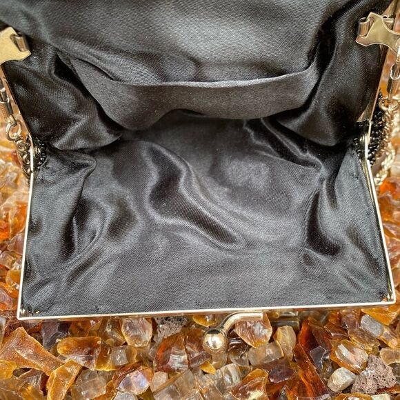 Black Beaded Shell Crossbody/Clutch Bag w/Beaded handle & Removable Strap EUC! - Picture 4 of 4